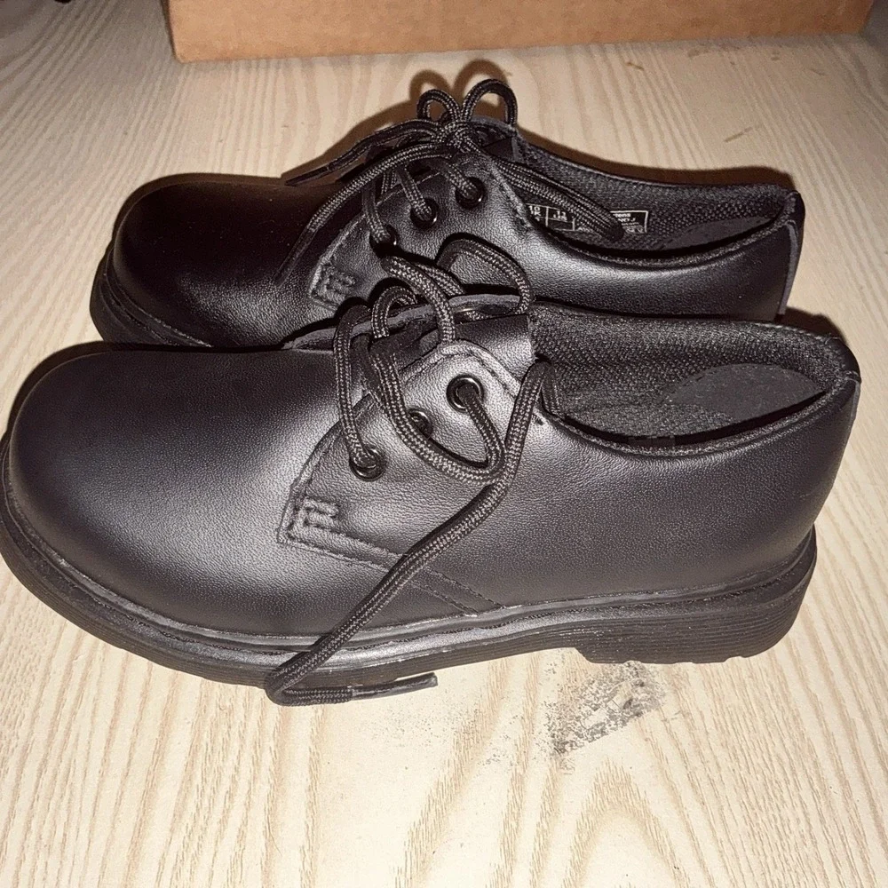 Dr. Martens Kids Black Leather Size 11us‎